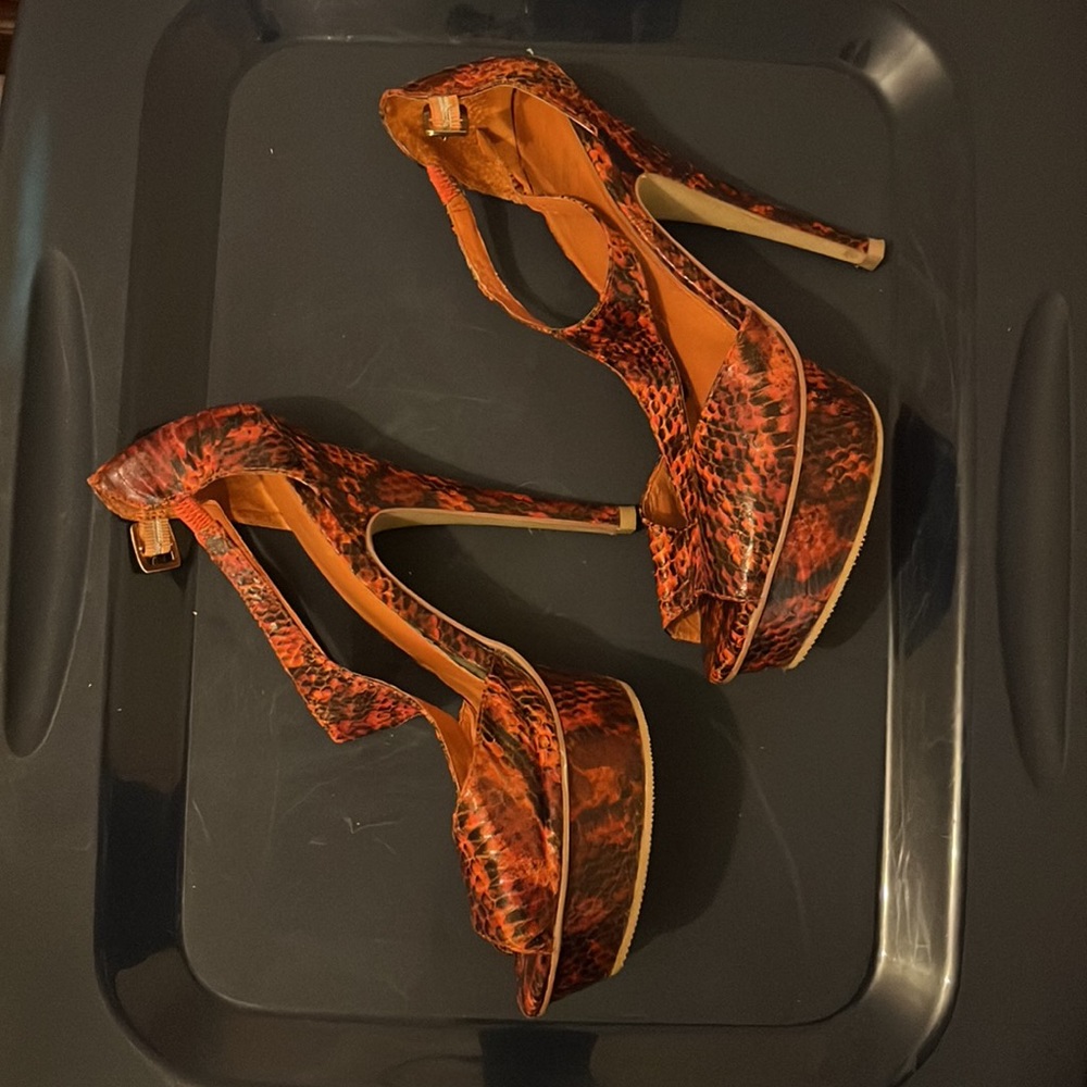Platform Sandals - Picture 2 of 6